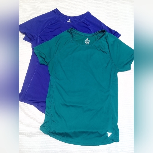 Old Navy Tops - EUC 2 Old Navy Active shirts 1 green 1 purple size medium
